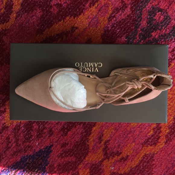 Vince Camuto leather lace up flats. - Picture 2 of 4